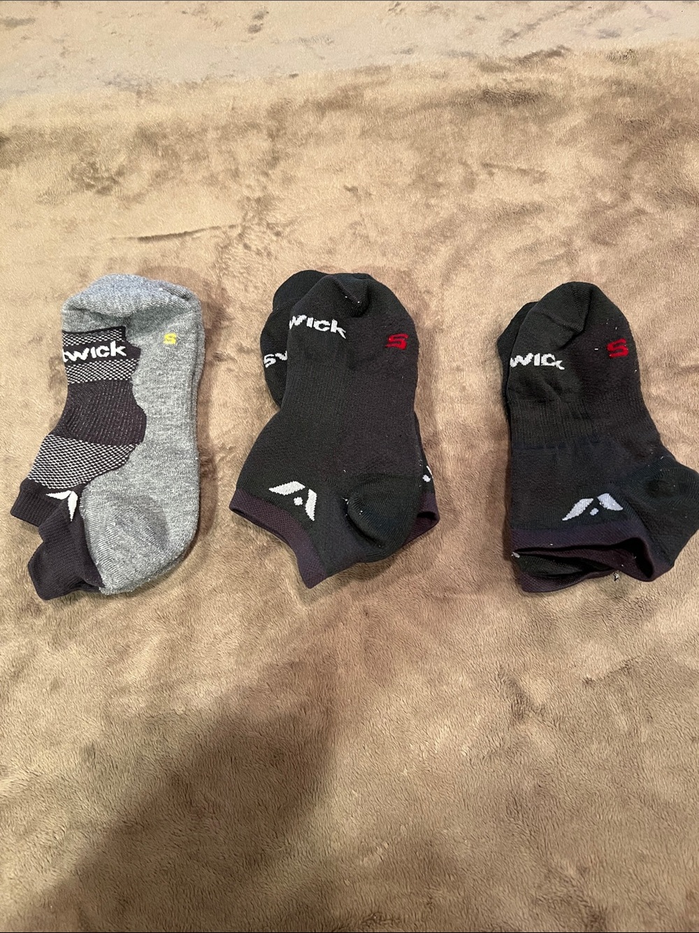 Swiftwick Low-Cut Athletic Socks for Women — Gray -3 Pack